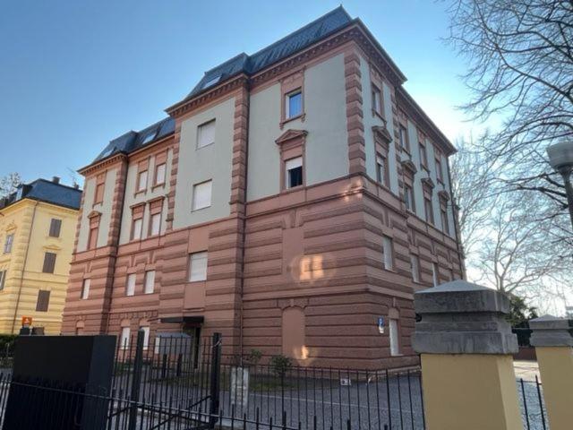 Luxury Apartment Paola Мерано Экстерьер фото